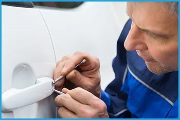 Darien Locksmith Store Darien, CT 203-893-4192 - 20a-car-locksmith